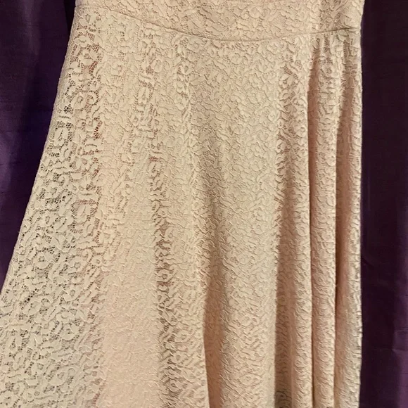 Light pink lace dress - Picture 5 of 9